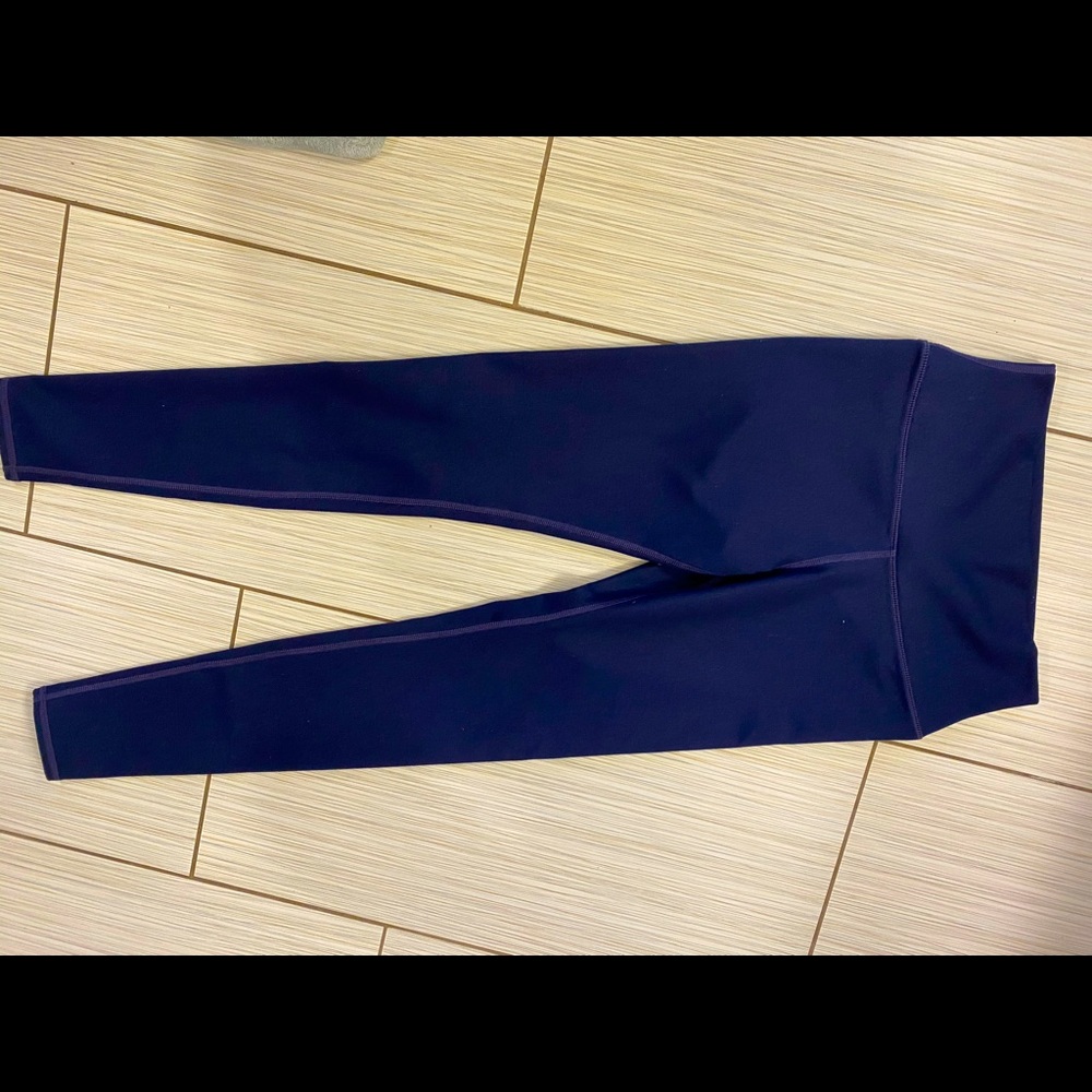 Alo legging size medium worn once.